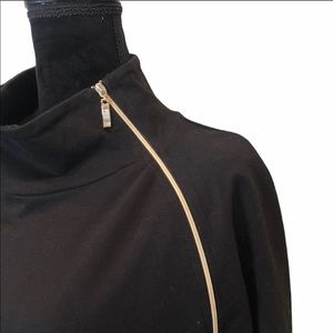Black Rivet performance leisure wear pullover top
